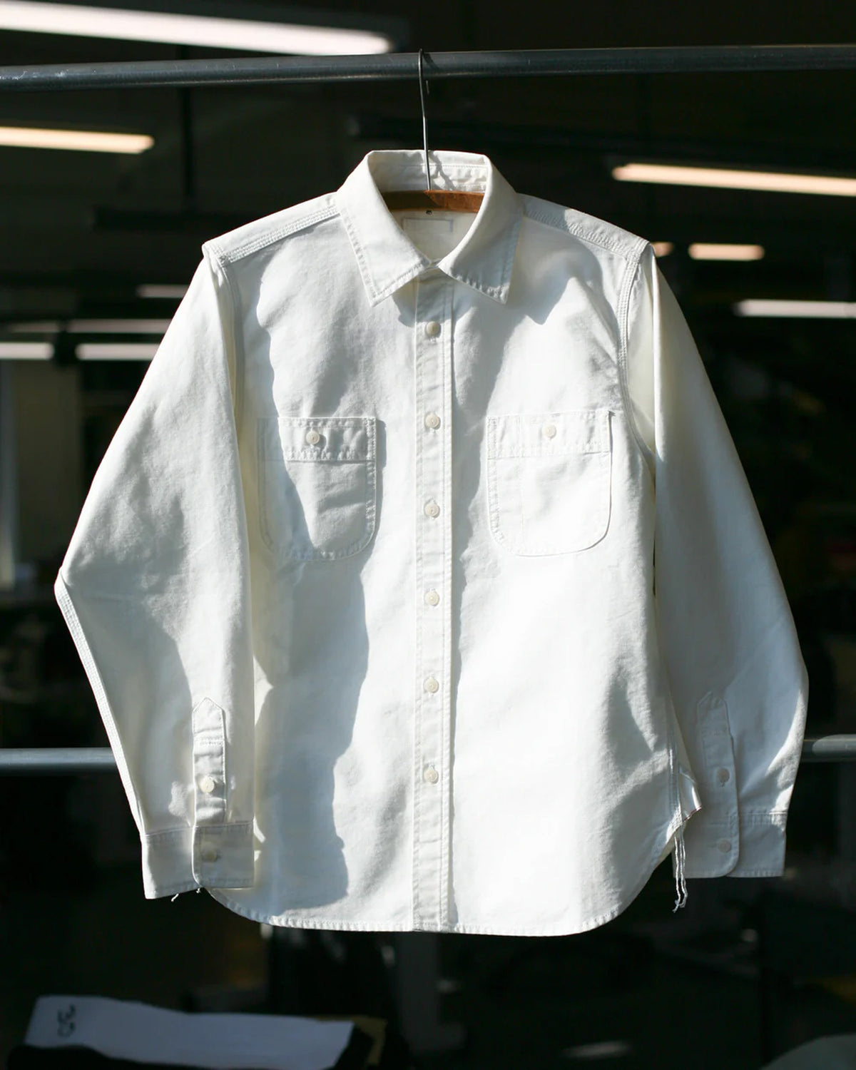 Unbranded UBS434 9oz Selvedge Oxford Work Shirt - White | The Unbranded Brand Shirts | JEANSTORE