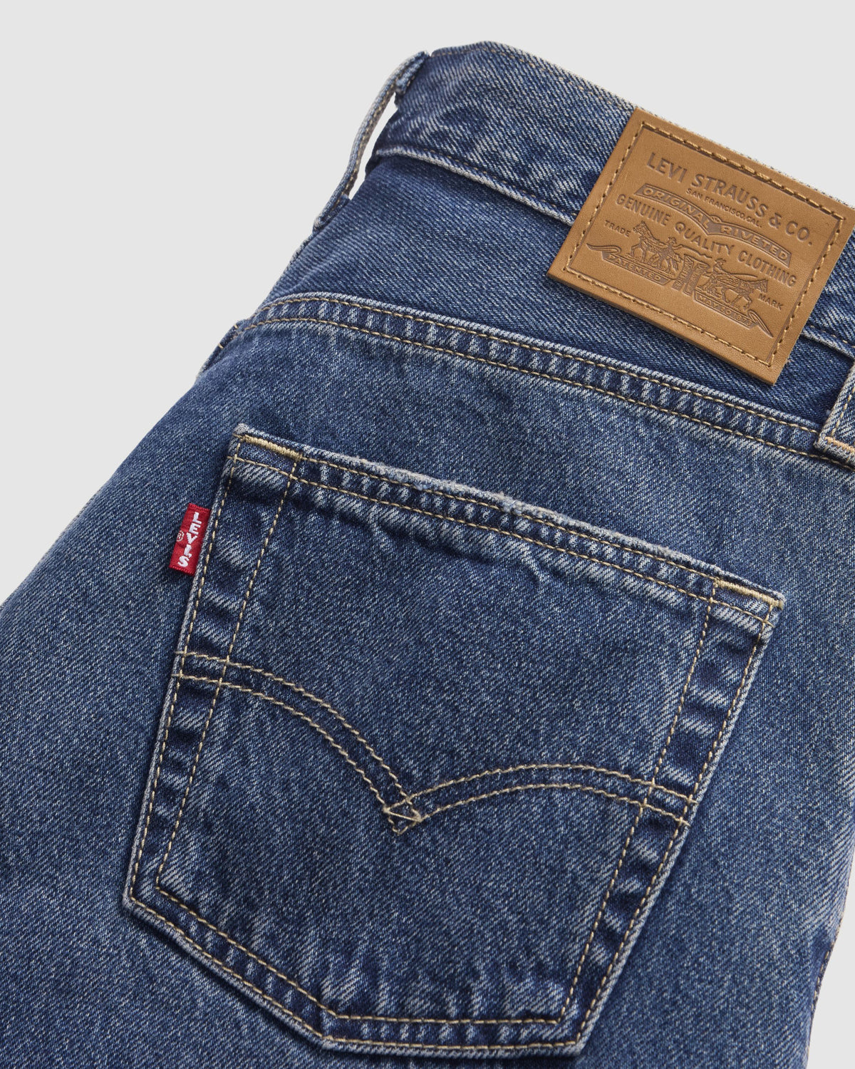 Levi's® Womens Easy Dad Relaxed Straight Jeans - Free Lunch LB | Levi's® Jeans | JEANSTORE