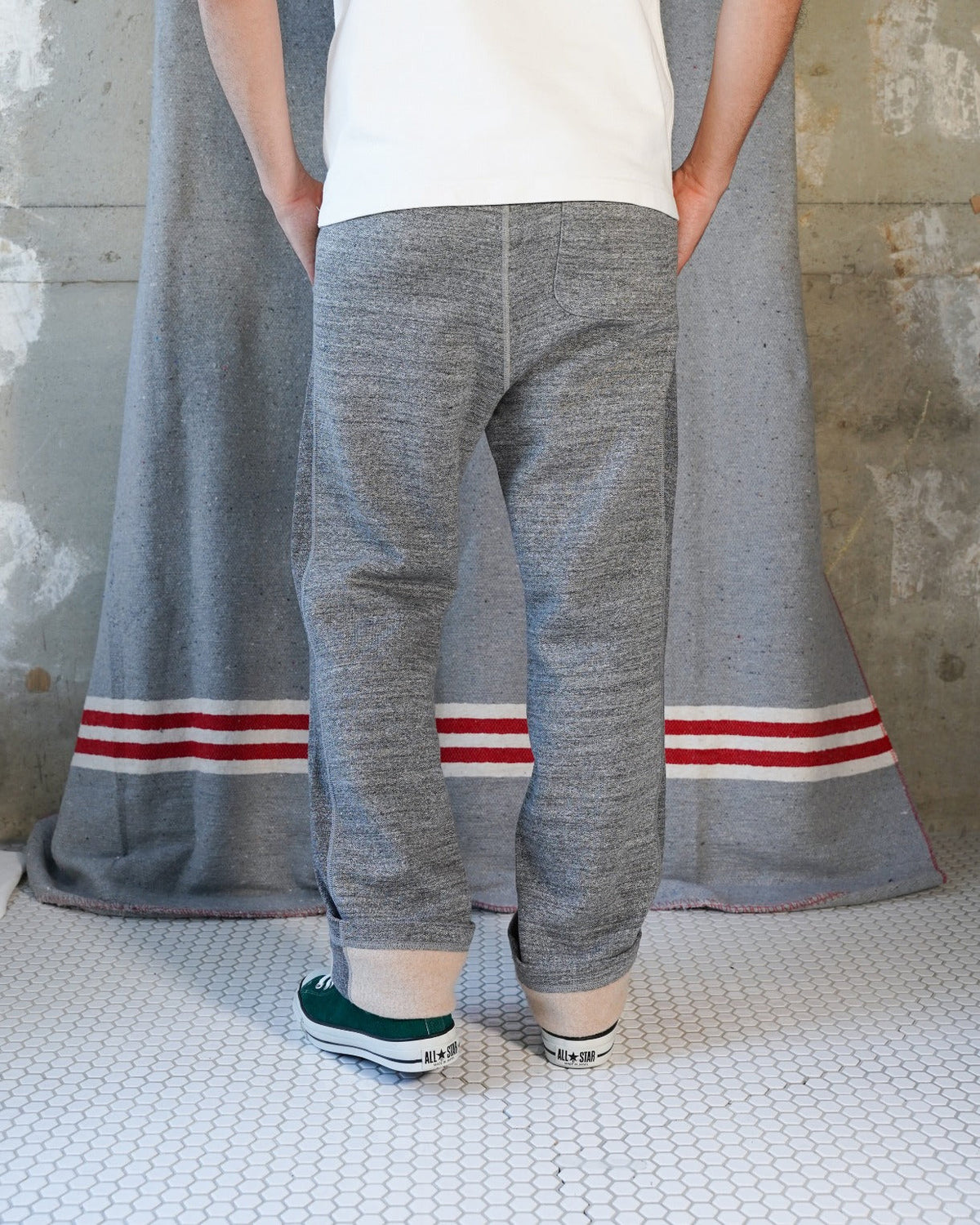 Wonder Looper Fleeced Foxfibre® Sweatpants - Charcoal | Wonder Looper Chinos & Non-Denim Pants | JEANSTORE