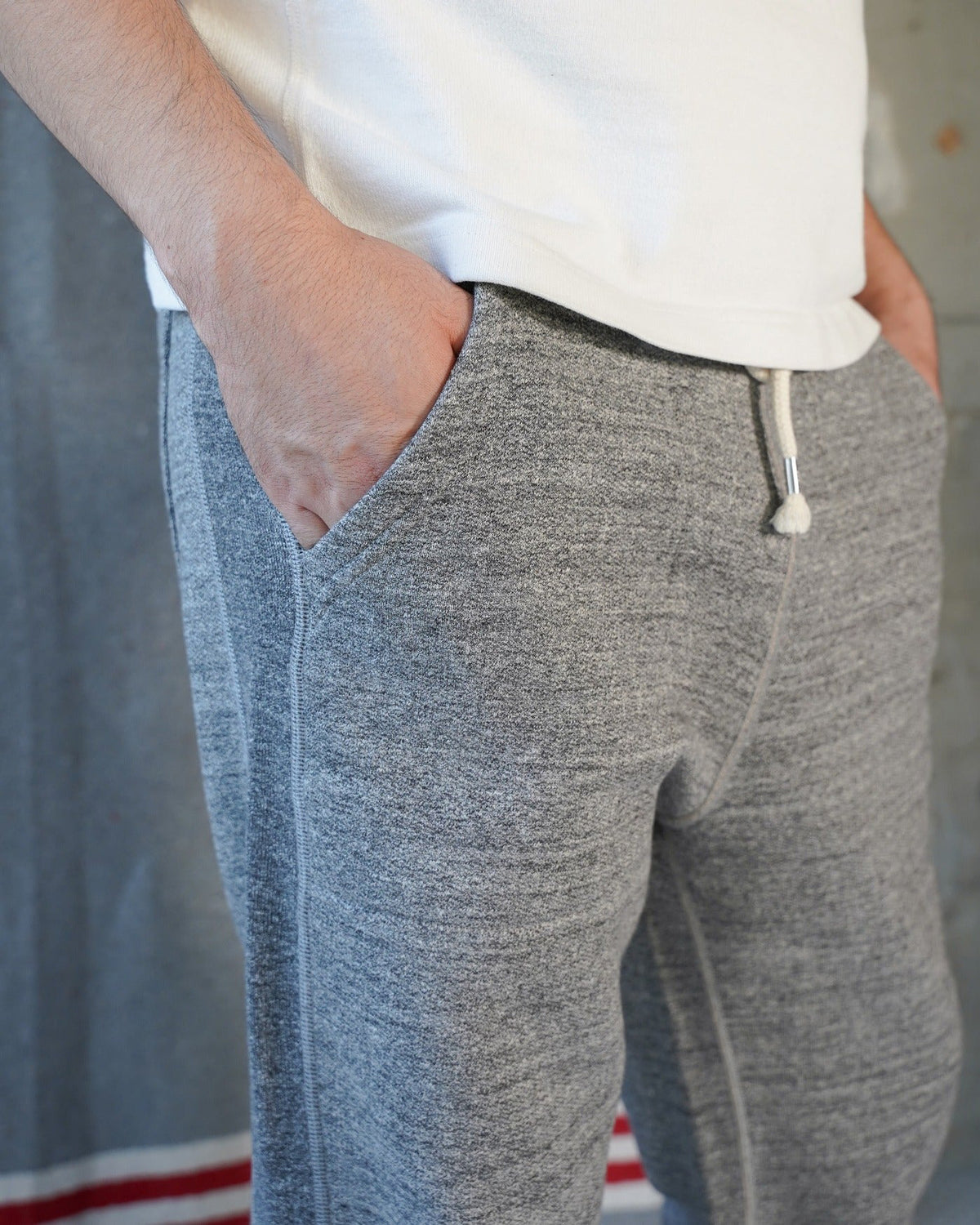 Wonder Looper Fleeced Foxfibre® Sweatpants - Charcoal | Wonder Looper Chinos & Non-Denim Pants | JEANSTORE