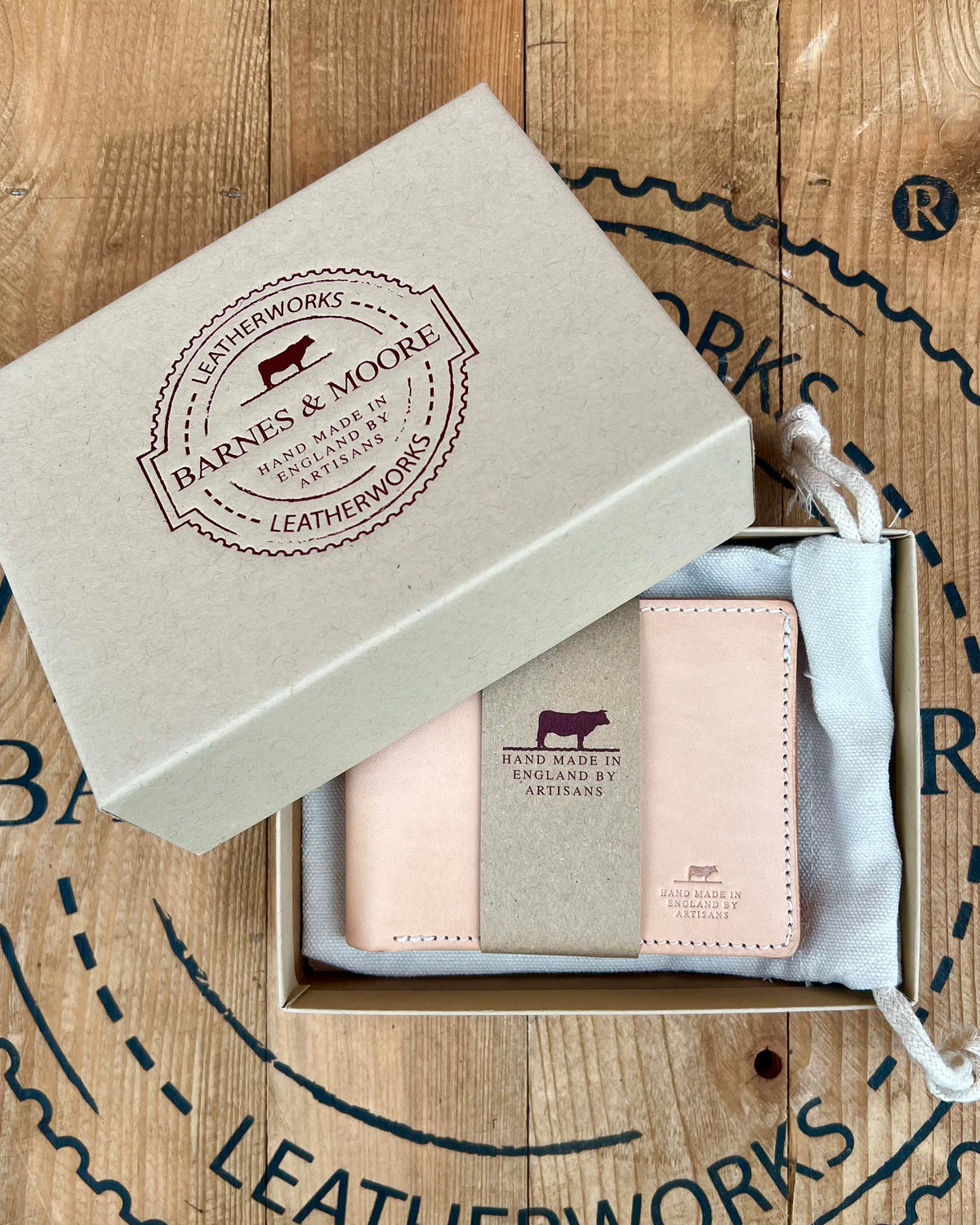 Barnes and Moore Longshore Folding Leather Wallet - Natural | Barnes and Moore Wallets & Key Fobs | JEANSTORE