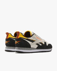 Reebok Classic Leather - Alabaster / Black / Fierce Gold | Reebok Classic Trainers | JEANSTORE