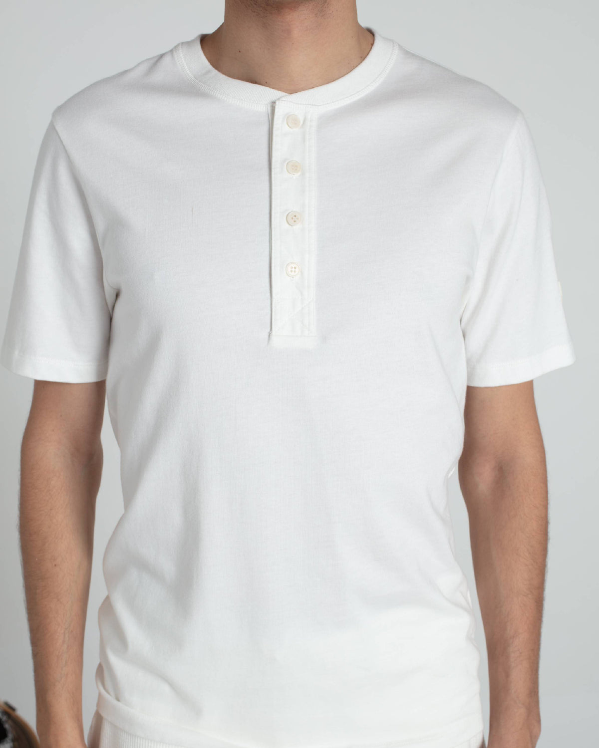 Le Mont St Michel Trenor Henley Tee - Off White | Le Mont St Michel T Shirts | JEANSTORE