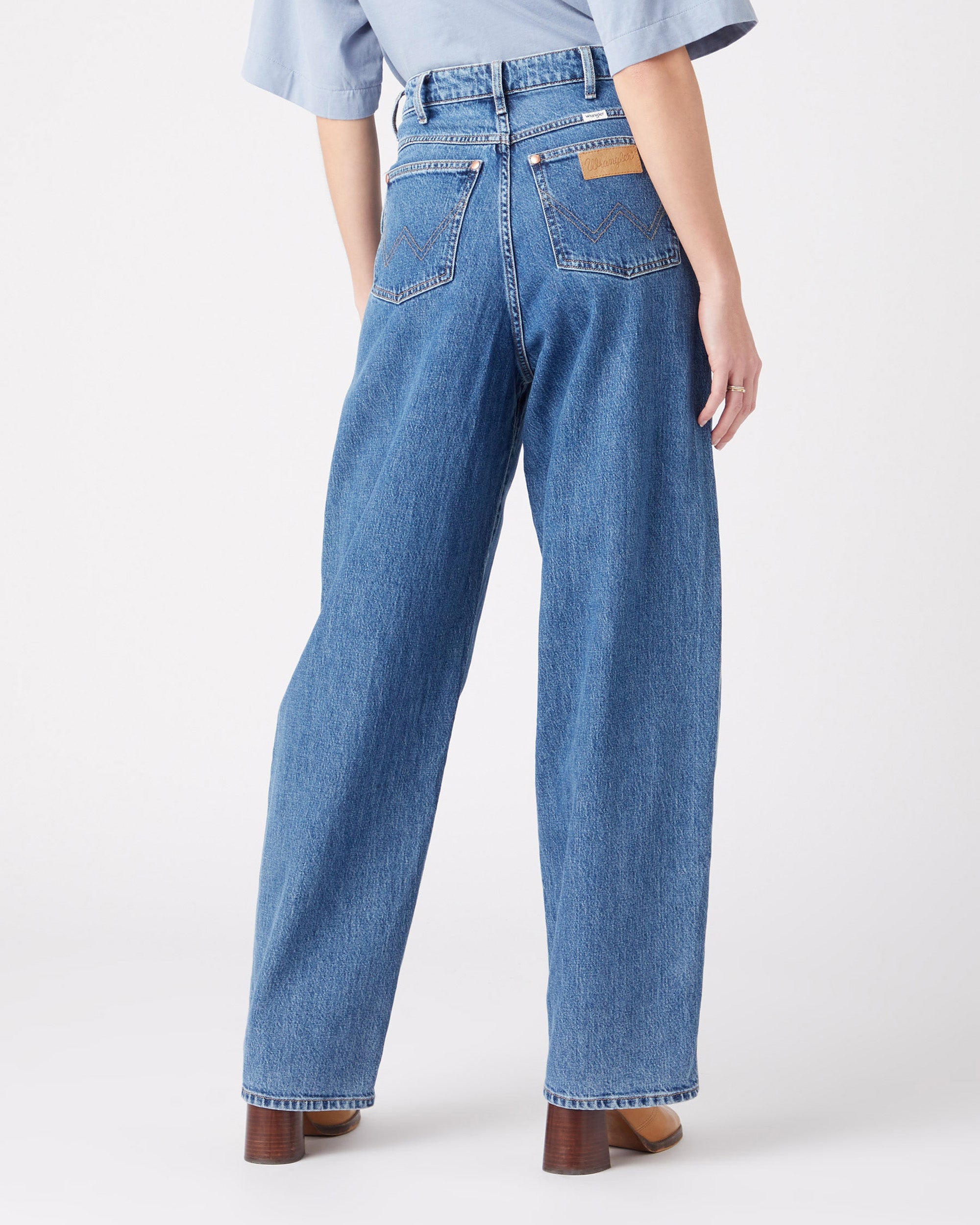 Wrangler Womens Barrel Loose Fit Jeans - Winter Hue – JEANSTORE
