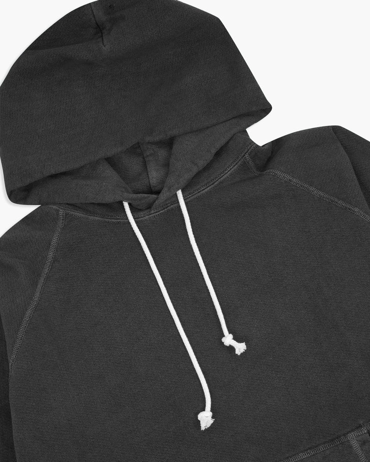 Good On Raglan Pullover Hood Sweat - Pigment Dyed Black | Good On Sweaters & Knitwear | JEANSTORE