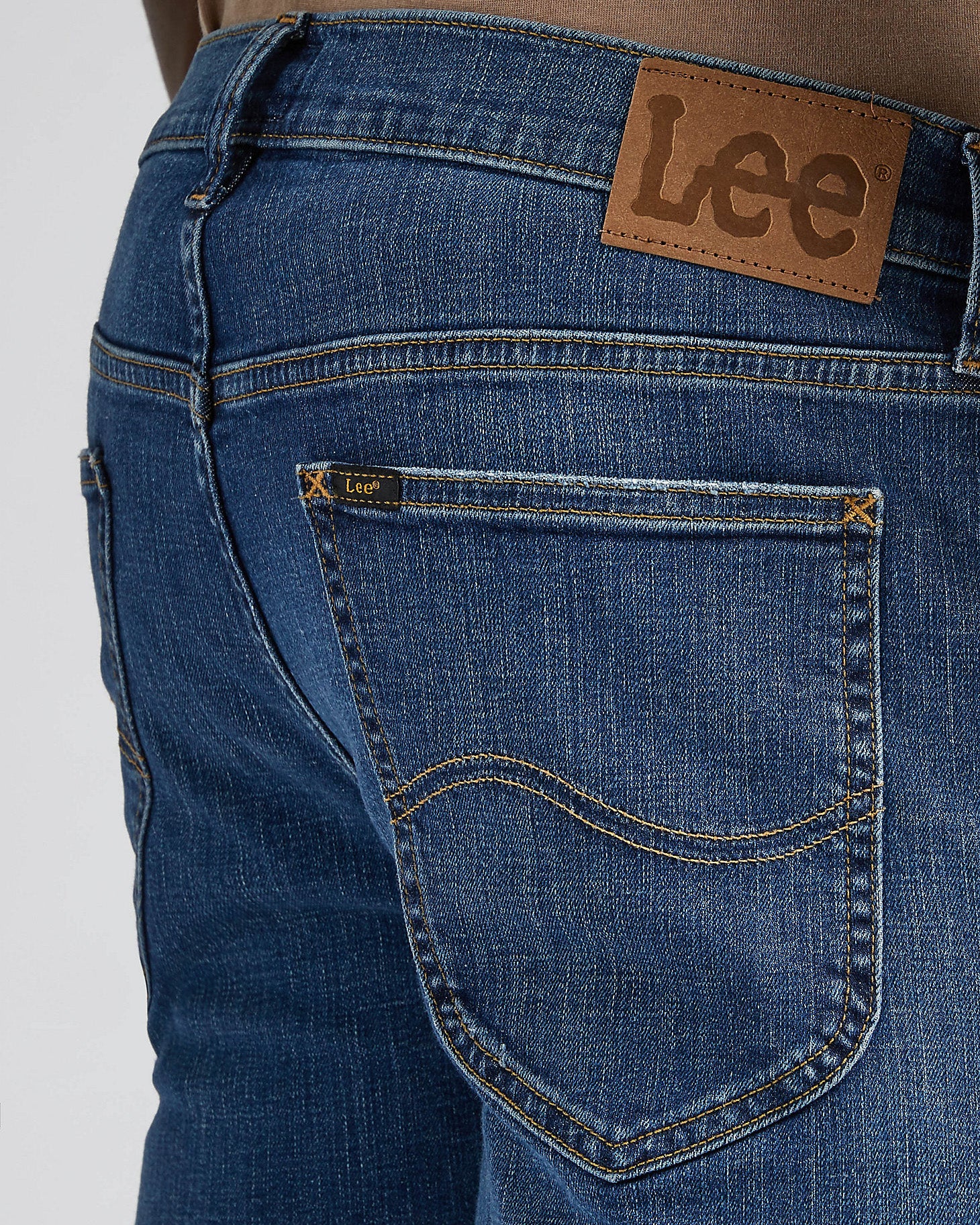 Lee Daren Zip Fly Regular Fit Mens Jeans - Mid Worn Kahuna – JEANSTORE